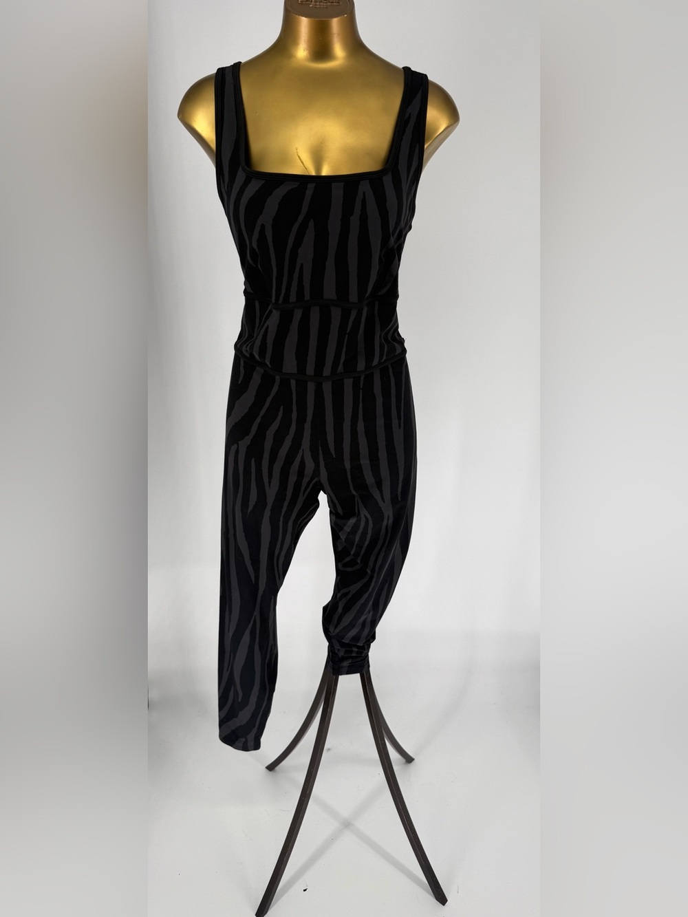 DVF x Target Tonal Black Zebra Racerback Jumpsuit Size XXL
Diane von Furstenberg